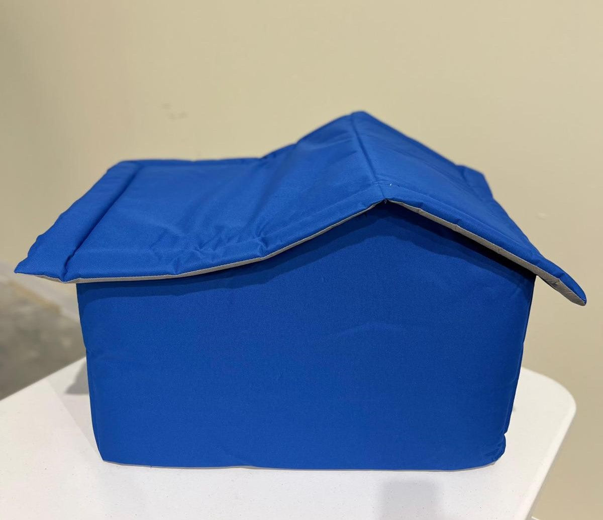 BALP Blue Indoor/Outdoor Pet House for Cats and Small Dogs