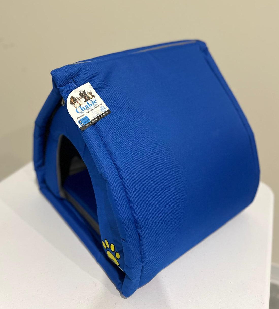 BALP Igloo Indoor/Outdoor Pet House for Cats and Small Dogs